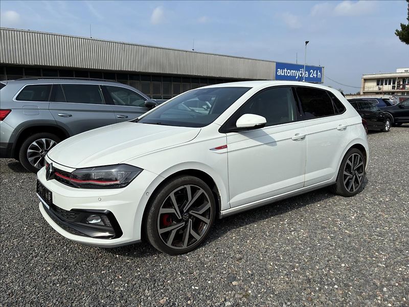 Volkswagen Polo 2,0 GTI VIRTUÁL KEYLESS - fotka 2 z 32