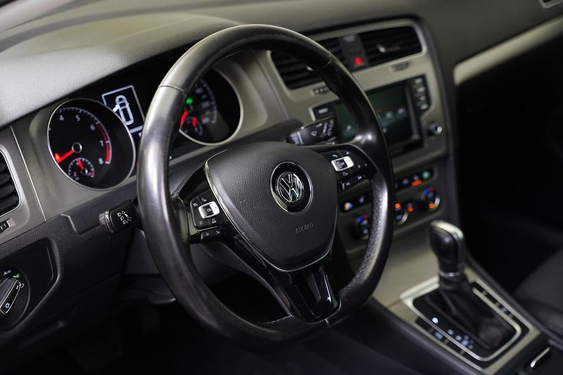 Volkswagen Golf - fotka 14 z 24