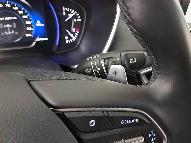 Hyundai Santa Fe (2018) 2.2 CRDi Blue - fotka 23 z 28