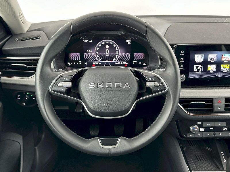 Škoda Scala (2025) 1.0TSI 85kW Top Selection - fotka 9 z 30