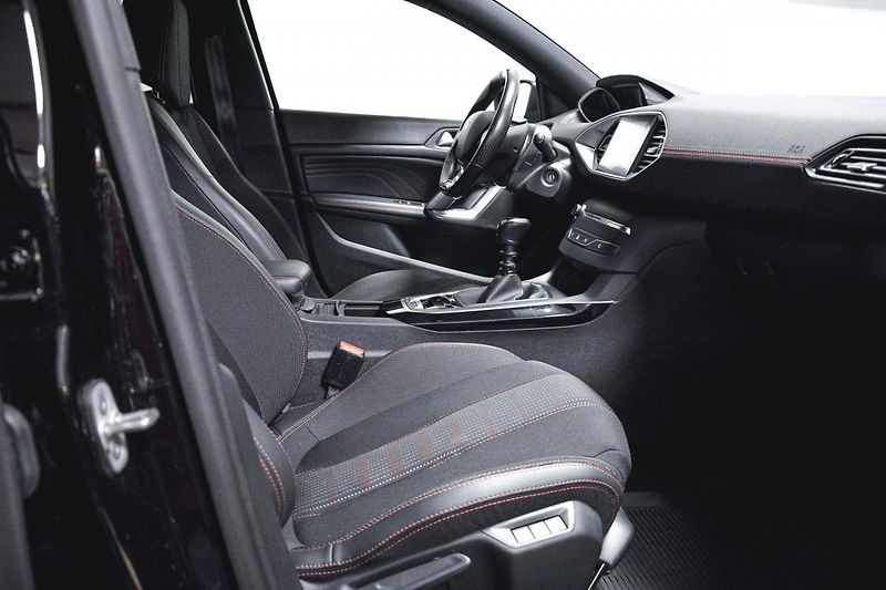 Peugeot 308 (2020) SW GT Line 1.5 BlueHDi 130 1 M - fotka 20 z 28