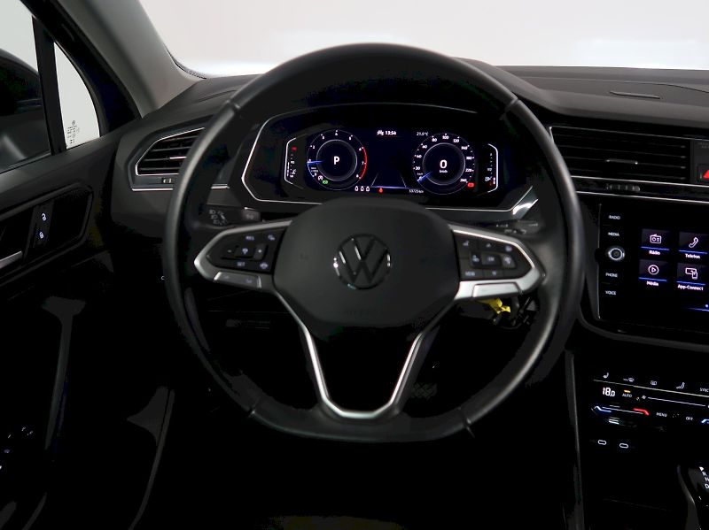 Volkswagen Tiguan (2023) LIFE 1.5TSI 110KW DSG - fotka 17 z 35