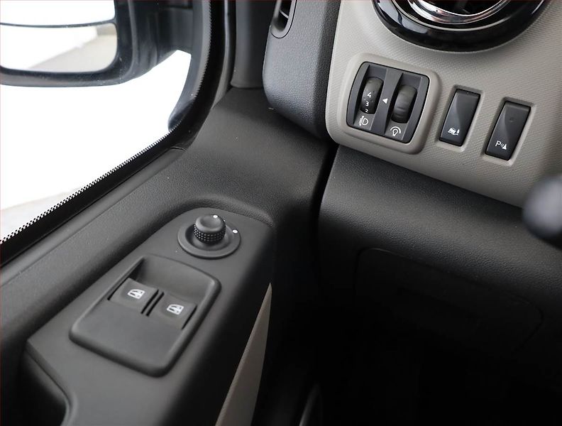 Renault Trafic (2017) 1.6 dCi, Bus, 8Míst, ČR, DPH - fotka 13 z 16