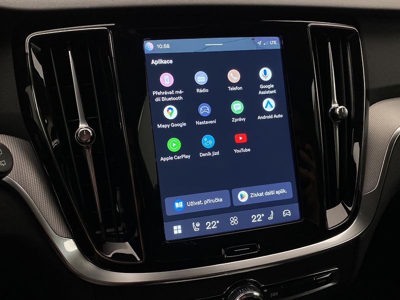 Volvo V60 B4 DARK PLUS AUT CZ - fotka 7 z 50