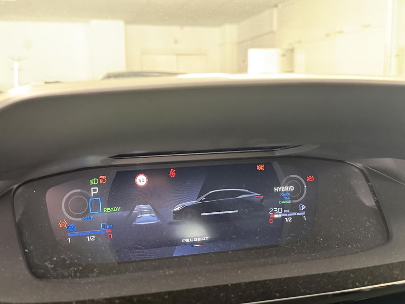 Peugeot 408 (2026) GT Plug-in HYBRID 240 e-DCS7 - fotka 21 z 33