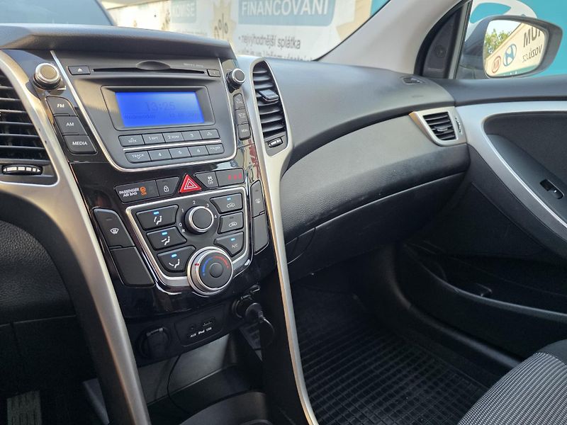 Hyundai i30 (2013) 1.4-1.maj.-LPG-TAŽNÉ-KLIMA - fotka 21 z 24