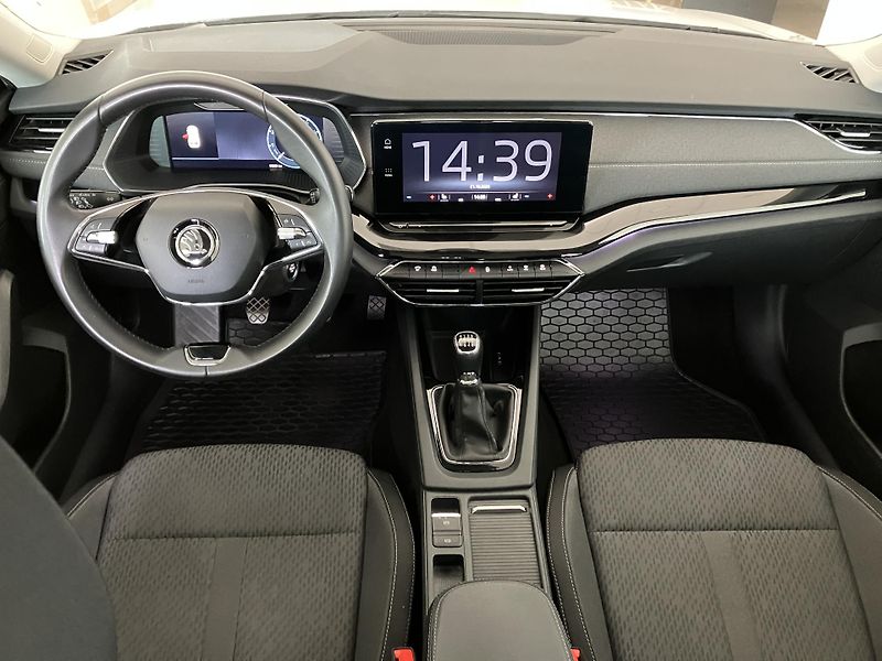 Škoda Octavia 1.5 TSI 110kW Style Combi MT6 - fotka 16 z 34