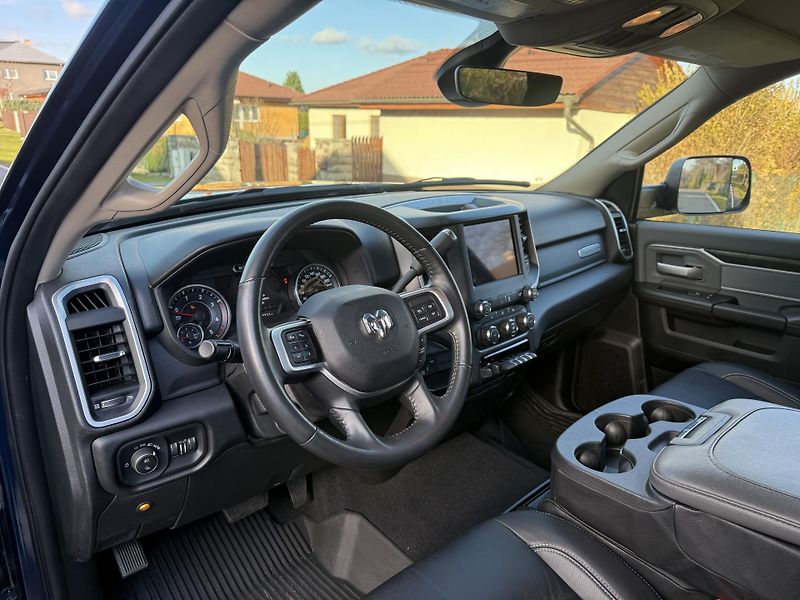 Dodge RAM (2020) +2500+CUMMINS DIESEL+DPH+HD+ - fotka 19 z 24