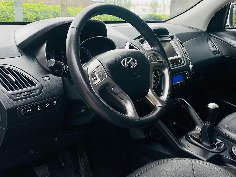 Hyundai ix35 2.0i 4x4 1MAJIITEL KAMER TAŽNÉ - fotka 30 z 46