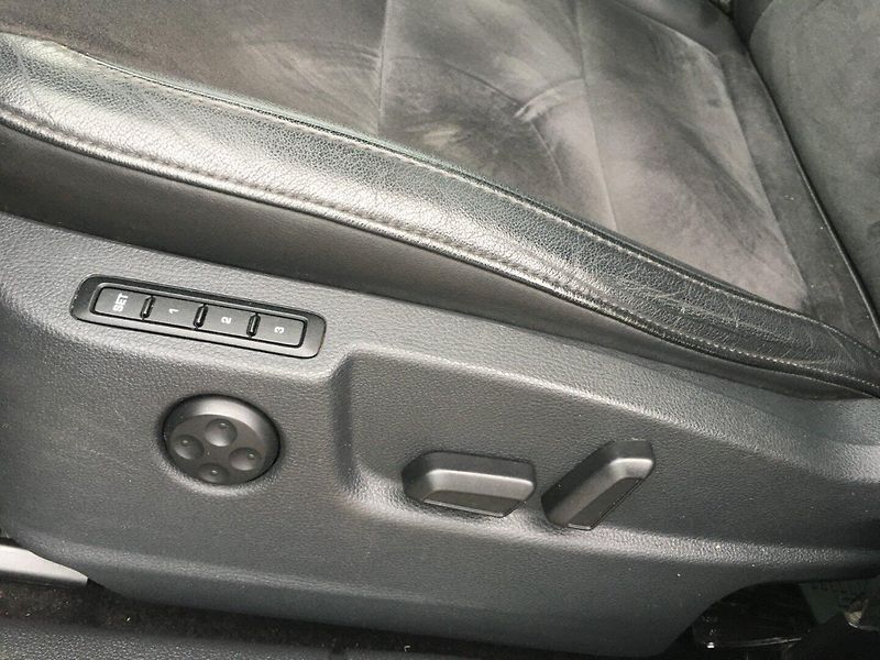 Škoda Superb (2011) II 2.0 TDi 4X4 125 kW - fotka 19 z 34