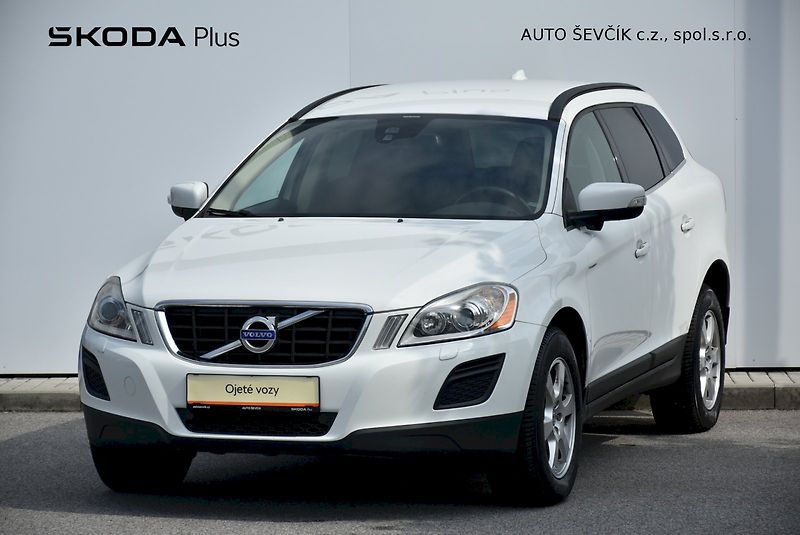 Volvo XC60 (2012) 2.4 D5 120kw 4x4 - fotka 1 z 20