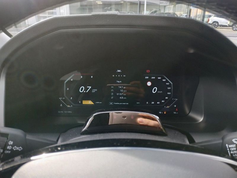 KGM Musso Grand 2.2XDI, STYLE+ 4WD, MT, SKLADE - fotka 15 z 26