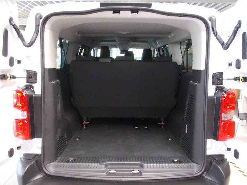 Opel Vivaro (2026) L2 (L) Combi 2.2 CDTi (132kW/1 - fotka 12 z 30