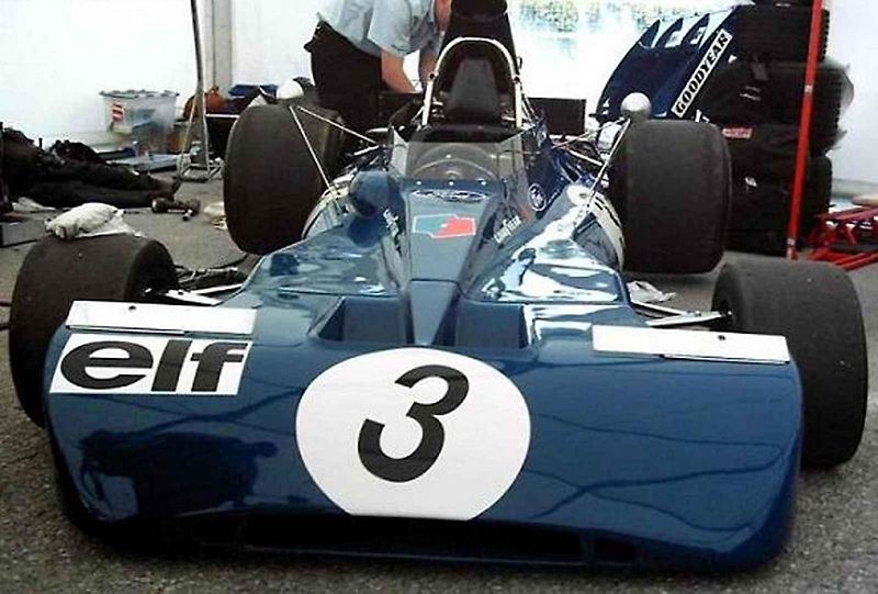 Před nedávnem jeden z legendárních závodníků Formule 1 všech dob Jackie Stewart, kterému se přezdívalo „Létající Skot“, oslavil 85. narozeniny.