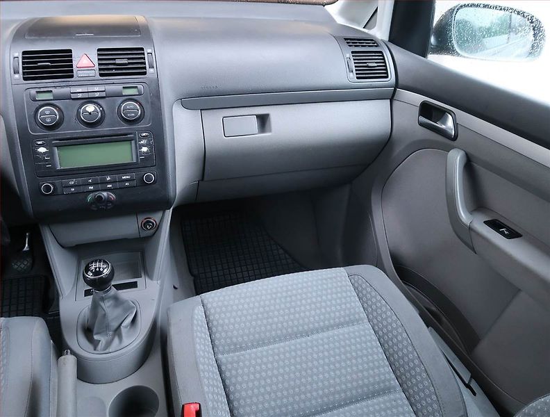 Volkswagen Touran (2003) Comfortline 1.9 TDI - fotka 8 z 15
