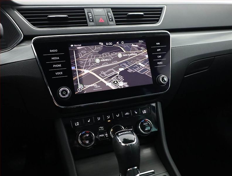 Škoda Superb (2022) 1.5 TSI - fotka 10 z 21