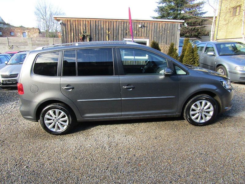Volkswagen Touran (2011) 1.6 TDI 77kW  ROZVODY - fotka 9 z 47