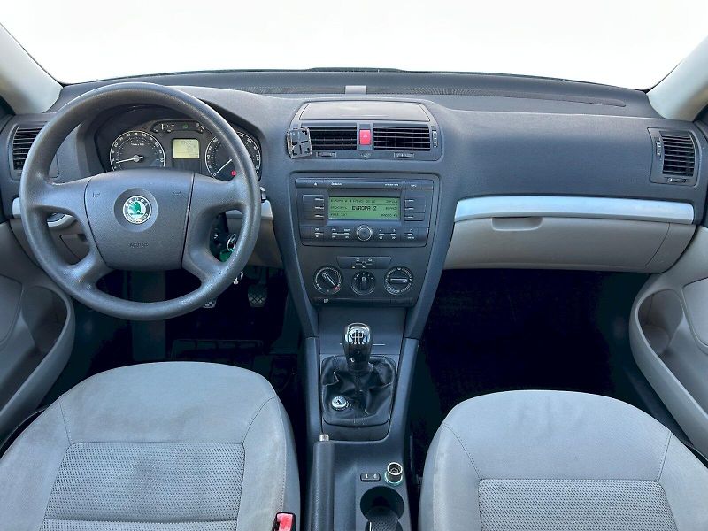 Škoda Octavia (2006) Ambiente 1.6 FSI 85 kW - fotka 5 z 23