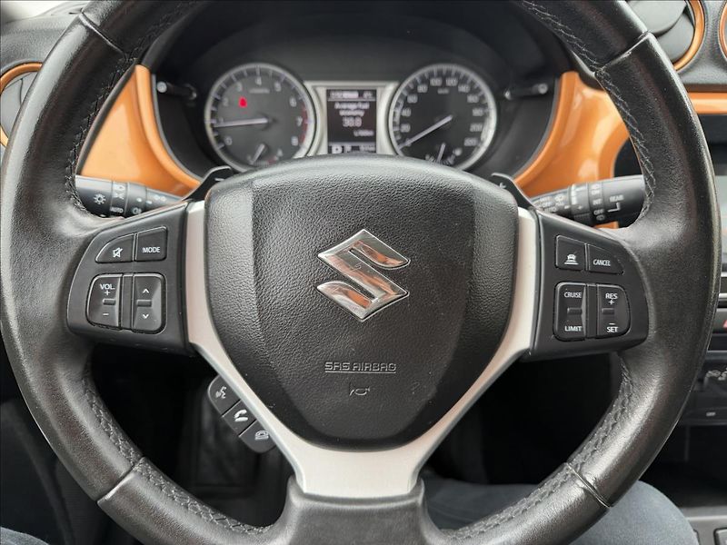 Suzuki Vitara 1,6 4x4 AUTOMAT - fotka 23 z 30
