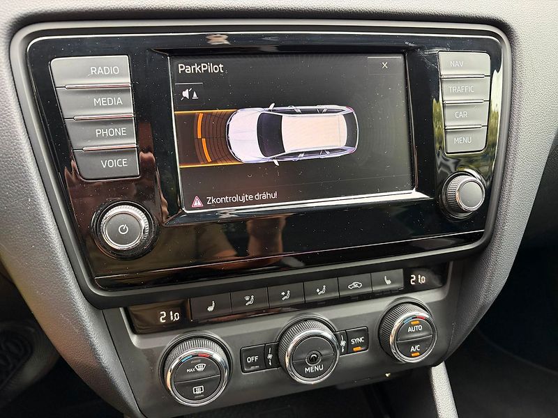 Škoda Octavia 1.4 TSi Style, Serviska, TOP - fotka 20 z 27