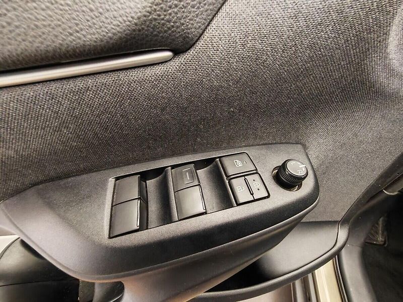 Toyota Yaris Cross 1.5 Hybrid eCVT AWD Comfort - fotka 16 z 31