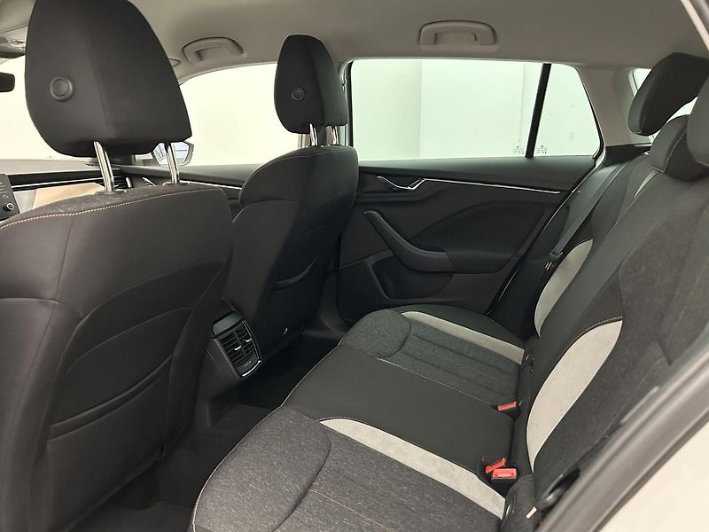 Škoda Scala 1.0 TSI Style - fotka 17 z 24