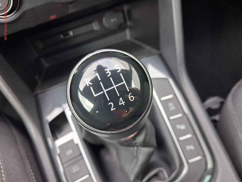 Volkswagen Tiguan (2019) 2.0 TDi, Highline, LED, navi - fotka 12 z 21