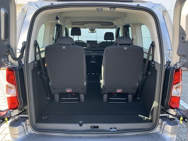 Toyota ProAce City Verso (2026) LONG BUSINESS 7S 1,5D AT - fotka 9 z 14