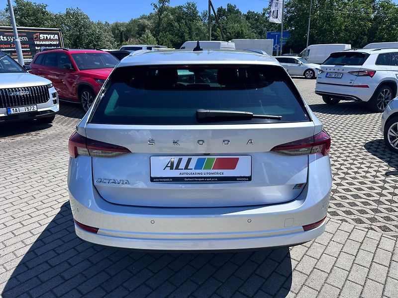 Škoda Octavia 2.0 TDI 110kW DSG Style - fotka 7 z 16