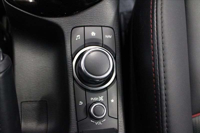 Mazda CX-3 2,0 i AWD 4X4 LED. Soul red - fotka 27 z 32