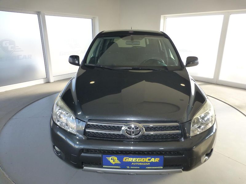 Toyota RAV4 (2009) 2,2 D-4D*ALU**TAŽNÉ**4X4 - fotka 3 z 25