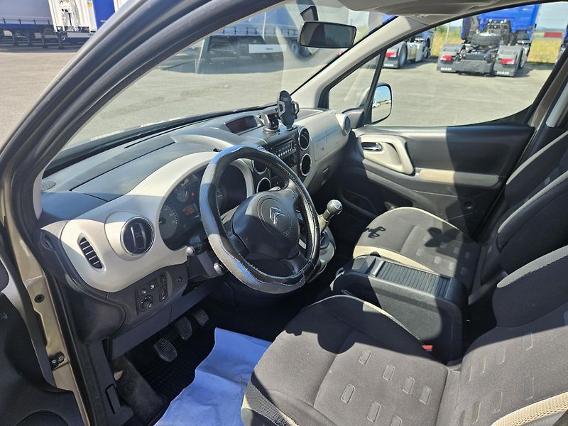Citroën Berlingo 1,6 HDI 84 kW tažné, nez. top. - fotka 9 z 19