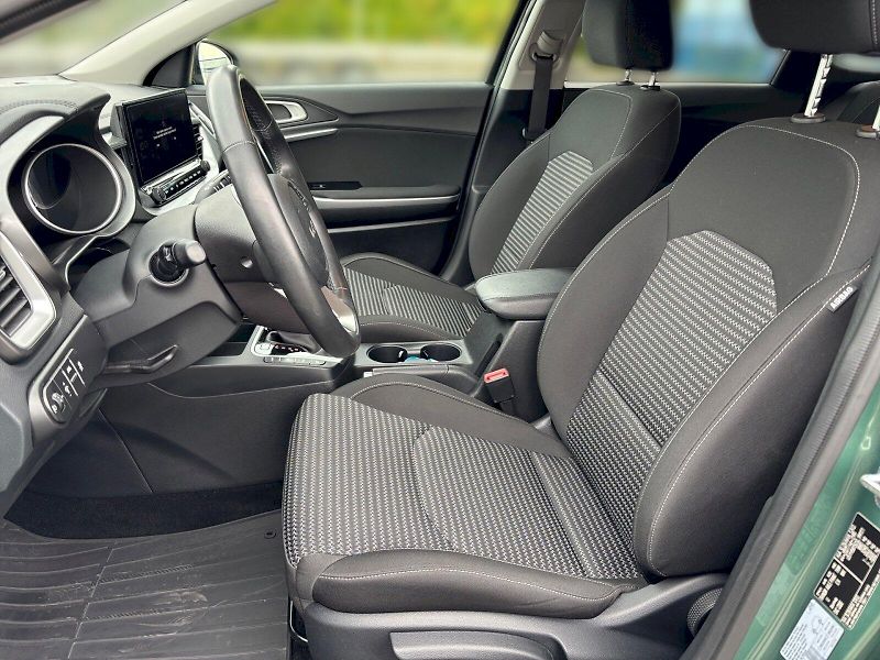 Kia Ceed (2025) 1.5 T-GDi TOP 7DCT - fotka 7 z 30