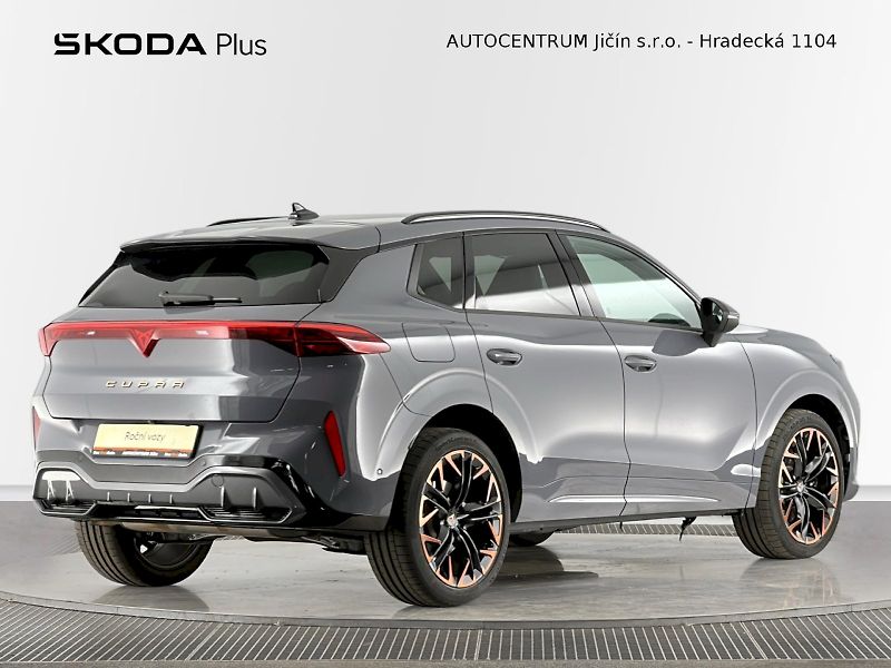 Cupra Terramar (2026) VZ 2.0 TSI 195kW 4x4 DSG - fotka 2 z 38