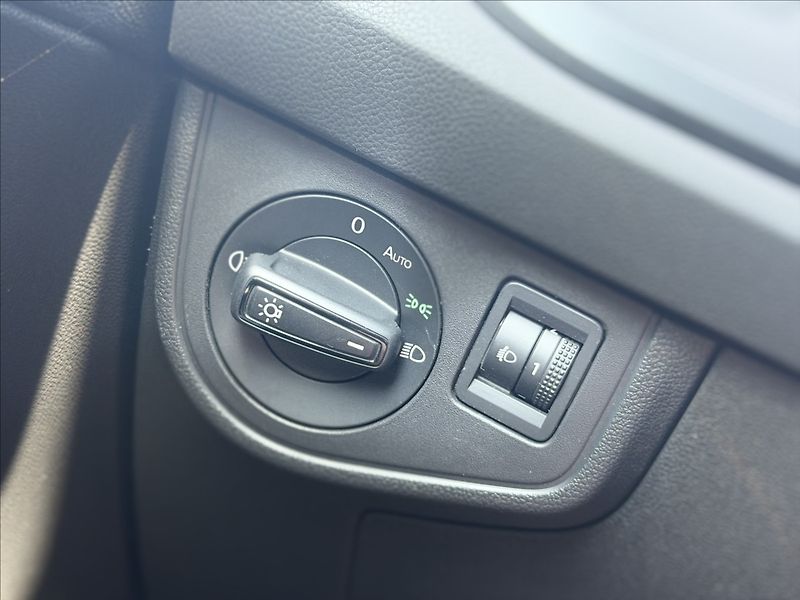 Volkswagen Polo 70kW FACE VIRTUAL 15tKm - fotka 18 z 31