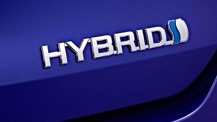 Hybridní pohon je čím dál rozšířenější v osobních vozech.