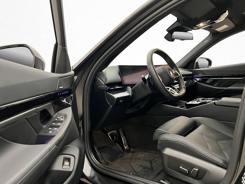 BMW Řada 5 520d AWD Touring MSport Tažné - fotka 13 z 35