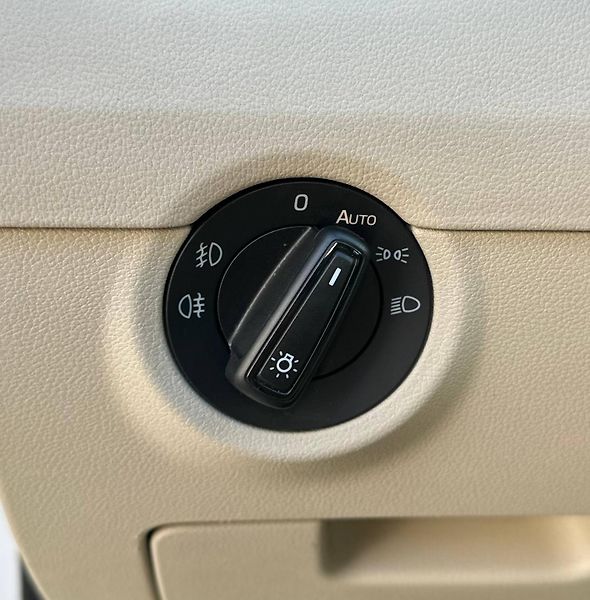 Škoda Octavia (2014) 2.0 TDI 110 KW DSG ACC TAZNE - fotka 9 z 37