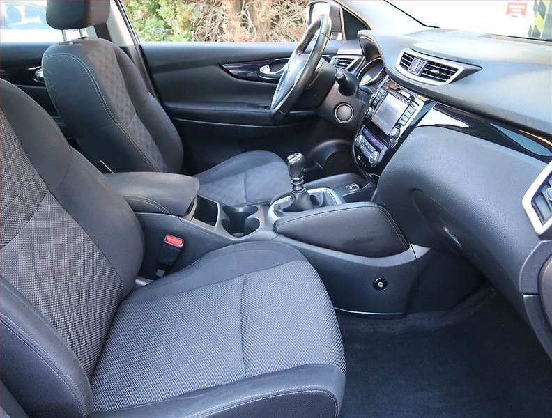 Nissan Qashqai (2016) 1.2 DIG-T, Serv.kniha, Navi - fotka 9 z 23