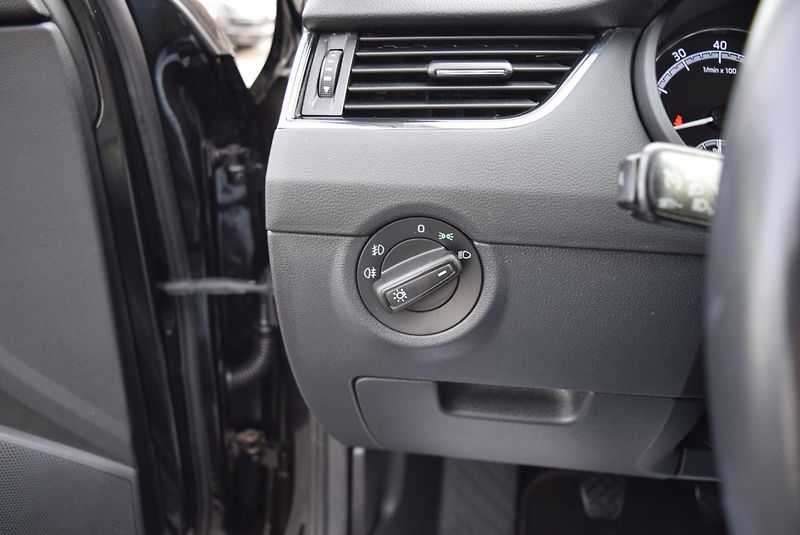 Škoda Octavia (2018) 1.4TSI 110kw AMBITION NAVI APP - fotka 32 z 47