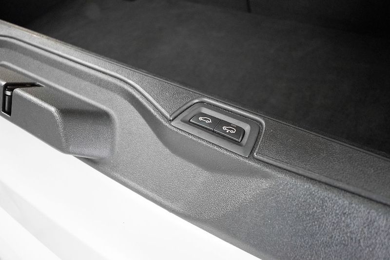 BMW X7 xD40d ///M*LASER*VZDUCH*HK*DPH - fotka 65 z 74