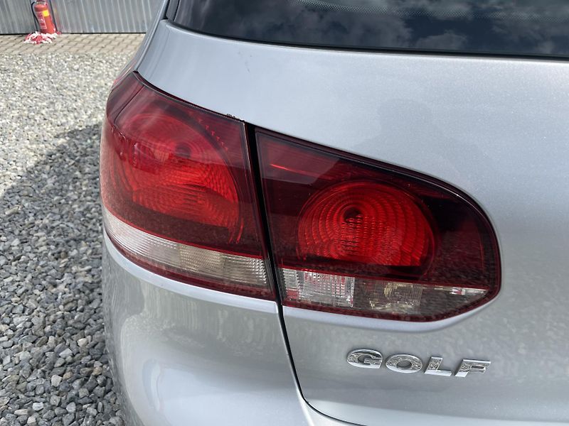 Volkswagen Golf 1.6TDi 105PS  6 HIGHLINE TOP!! - fotka 41 z 176