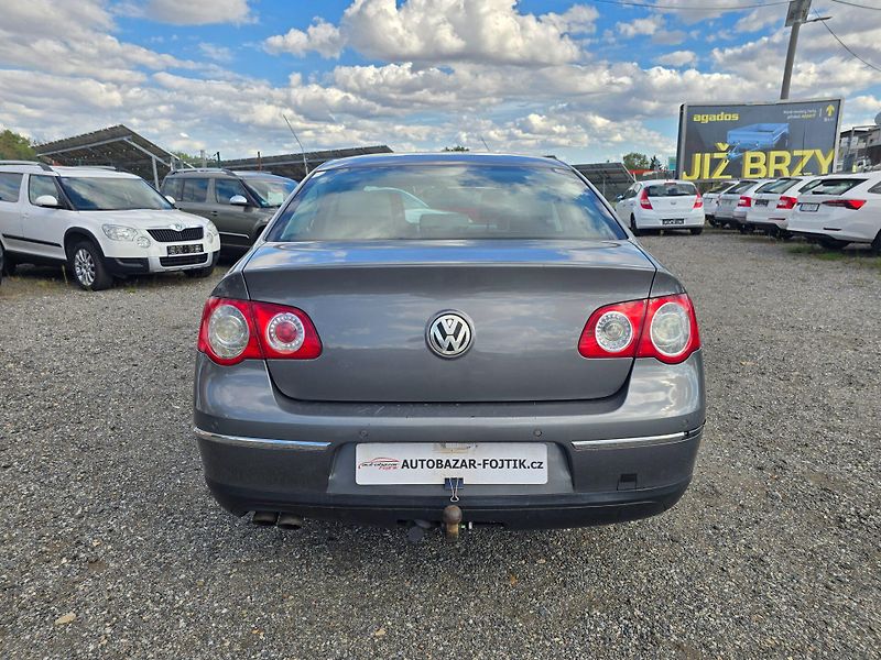 Volkswagen Passat (2005) 2.0 TDi 103KW Comfort - fotka 6 z 23