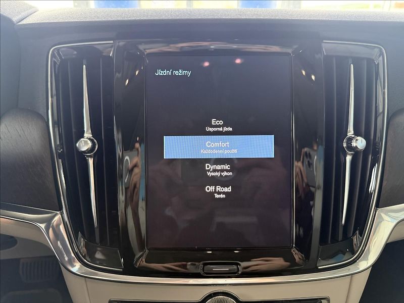 Volvo V90 2,0   173kW,CROSSCOUNTRY,SERVI - fotka 20 z 35