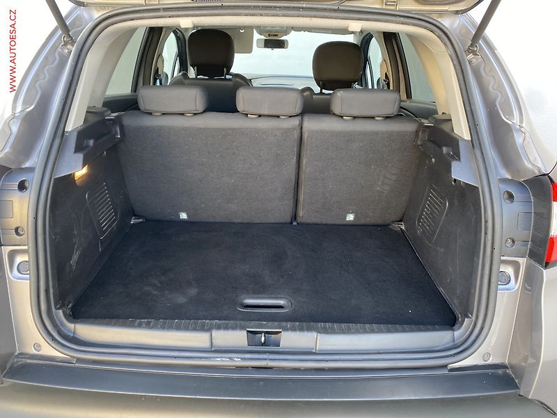 Renault Captur (2015) 0.9 TCe, Dynamique, +kola - fotka 7 z 17