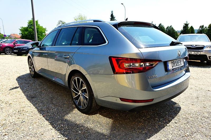 Škoda Superb (2017) L&K 2,0 TDI 140 kW - fotka 7 z 62