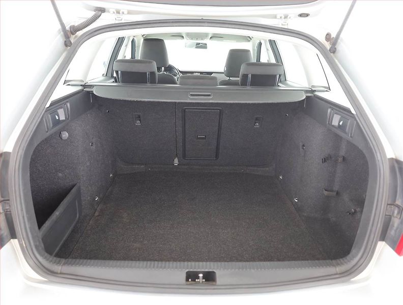 Škoda Octavia (2017) 1.6 TDI, Tempomat - fotka 15 z 16