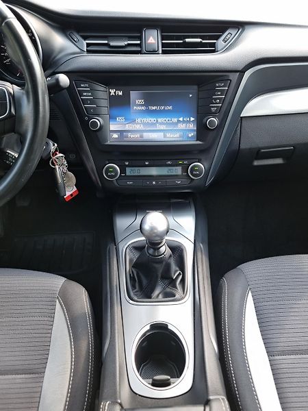 Toyota Avensis (2016) 1.8 COMFORT,KAMERA,ALU - fotka 30 z 42