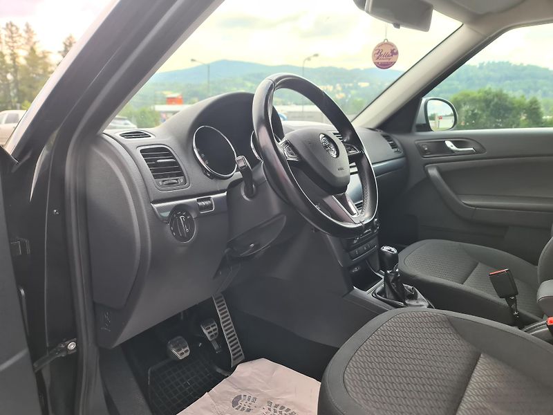 Škoda Yeti (2015) 2.0 TDi 103-KW 4x4 ADV OLOMOUC - fotka 35 z 76