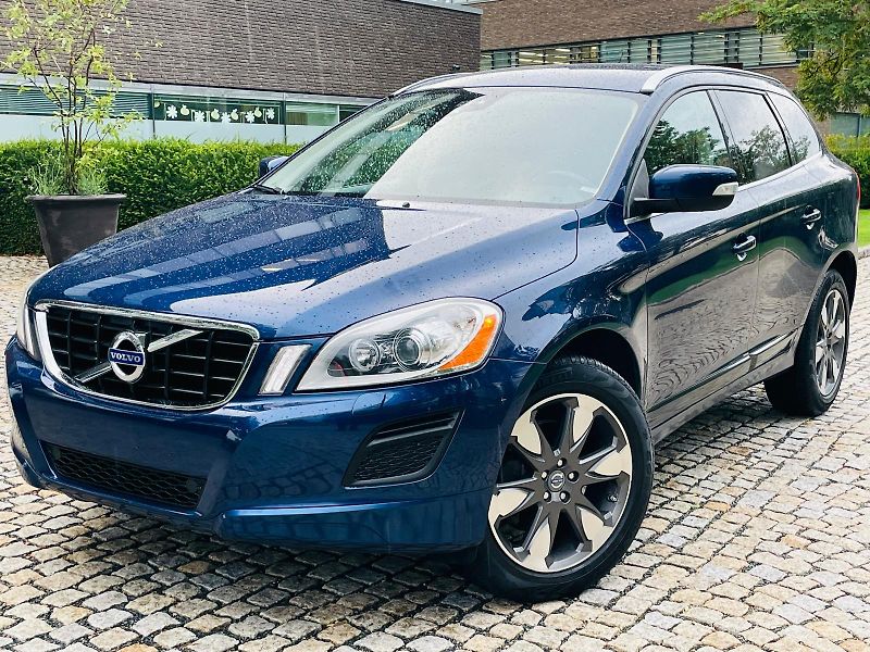 Volvo XC60 2.4D5 5V 4x4 AUT TAŽNÉ SERVISK - fotka 2 z 47